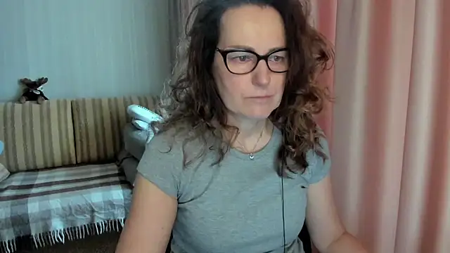 lauraoven online show from 03.14.26