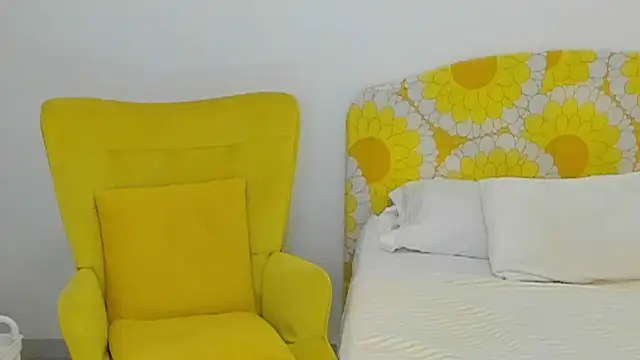Snapshot of milf_penelope chatting on 05.01.26 milf penelope online show from 05.01.26