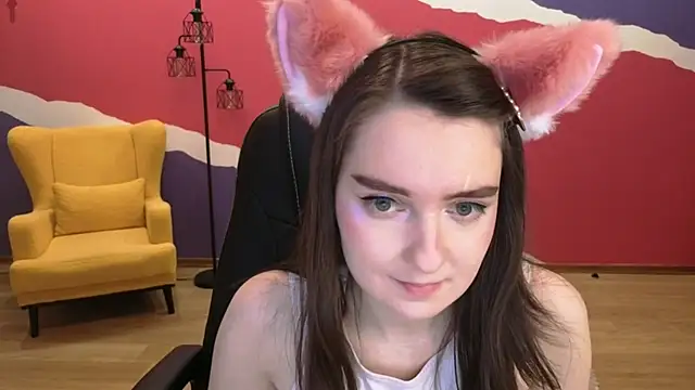 Snapshot of CloudGrace chatting on 11.26.25 CloudGrace online show from 11.26.25