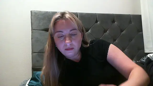 SusanCurt online show from 10.18.25