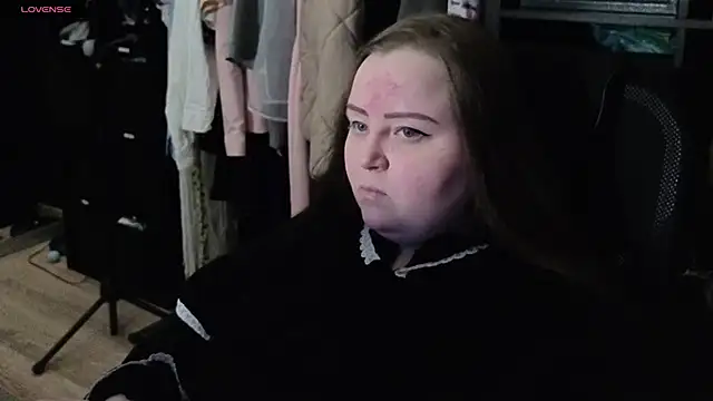 EMMA  CONNOR online show from 10.17.25