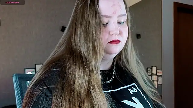 EMMA  CONNOR online show from 10.20.25