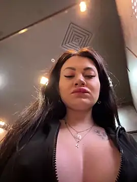 Wet  Bunny online show from 02.05.25