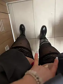 Wet  Bunny online show from 03.01.25