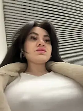 Wet  Bunny online show from 03.17.25