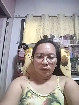 Snapshot of asianwet4u chatting on 03.03.25 asianwet4u online show from 03.03.25