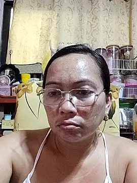 Snapshot of asianwet4u chatting on 03.05.25 asianwet4u online show from 03.05.25