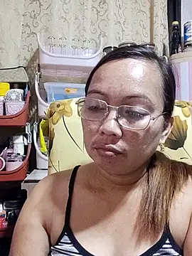 Snapshot of asianwet4u chatting on 03.05.25 asianwet4u online show from 03.05.25