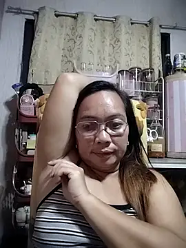 Snapshot of asianwet4u chatting on 03.05.25 asianwet4u online show from 03.05.25