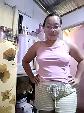 Snapshot of asianwet4u chatting on 03.15.25 asianwet4u online show from 03.15.25