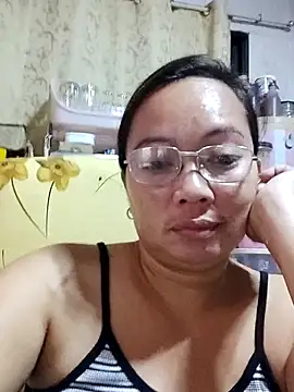 Snapshot of asianwet4u chatting on 03.17.25 asianwet4u online show from 03.17.25