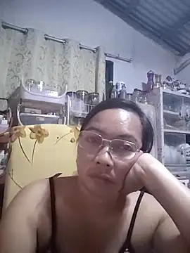 Snapshot of asianwet4u chatting on 03.18.25 asianwet4u online show from 03.18.25