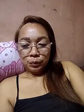 Snapshot of asianwet4u chatting on 09.29.25 asianwet4u online show from 09.29.25