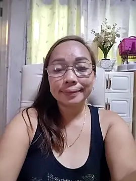 Snapshot of asianwet4u chatting on 10.03.25 asianwet4u online show from 10.03.25