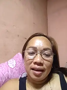 Snapshot of asianwet4u chatting on 10.04.25 asianwet4u online show from 10.04.25