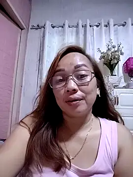 Snapshot of asianwet4u chatting on 10.05.25 asianwet4u online show from 10.05.25