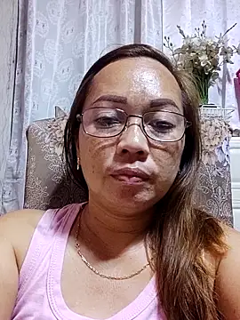 Snapshot of asianwet4u chatting on 10.05.25 asianwet4u online show from 10.05.25