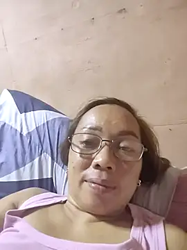 Snapshot of asianwet4u chatting on 10.18.25 asianwet4u online show from 10.18.25