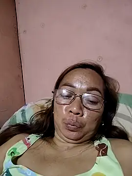 Snapshot of asianwet4u chatting on 11.10.25 asianwet4u online show from 11.10.25