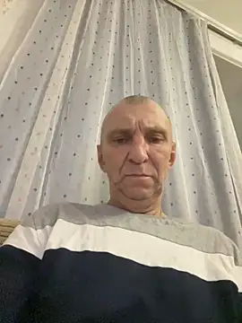 Snapshot of SHARP299 chatting on 09.18.25 SHARP299 online show from 09.18.25