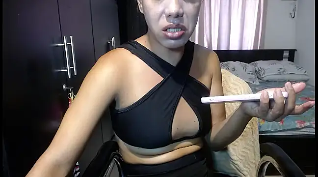 Snapshot of sensual_nataliee chatting on 02.04.25 sensual nataliee online show from 02.04.25