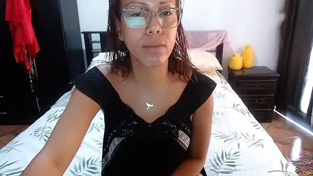 Snapshot of sensual_nataliee chatting on 10.08.25 sensual nataliee online show from 10.08.25