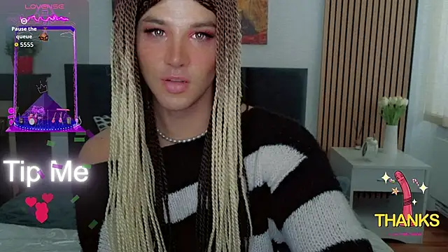 Snapshot of HelenSpellman chatting on 06.14.26 HelenSpellman online show from 06.14.26