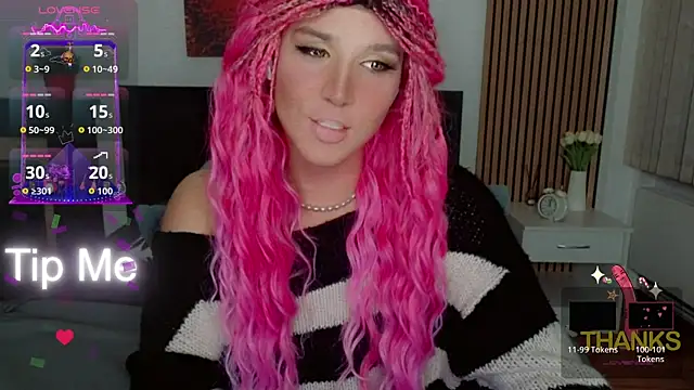 Snapshot of HelenSpellman chatting on 06.16.26 HelenSpellman online show from 06.16.26