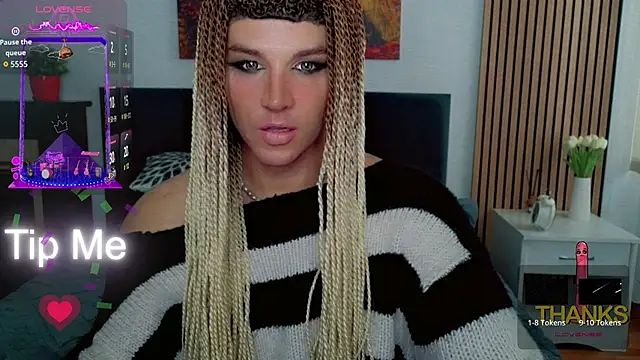 Snapshot of HelenSpellman chatting on 06.20.26 HelenSpellman online show from 06.20.26