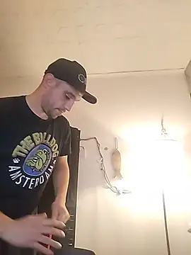 Codymc89 online show from 10.25.25