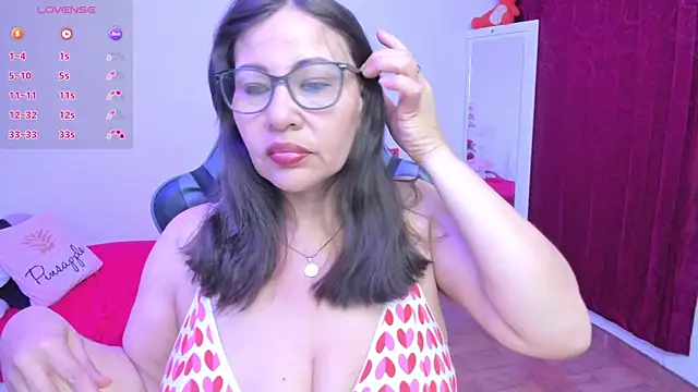 esmeralda milf online show from 05.20.26