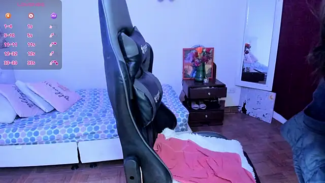 esmeralda milf online show from 08.01.26