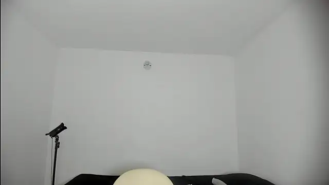 SARA TS FOX online show from 12.13.25