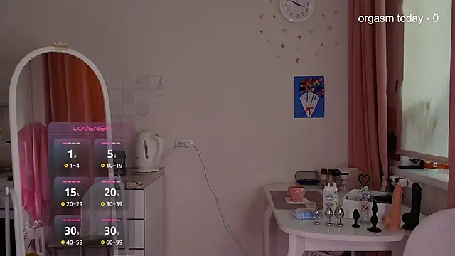 JuliaVilnet online show from 03.09.25