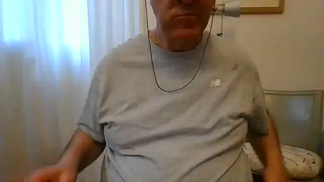 Snapshot of ANONIMO7735 chatting on 06.12.26 ANONIMO7735 online show from 06.12.26