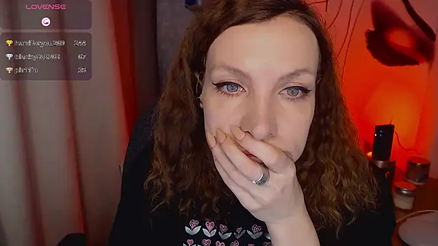 Snapshot of JohansonKatie chatting on 02.11.25 JohansonKatie online show from 02.11.25