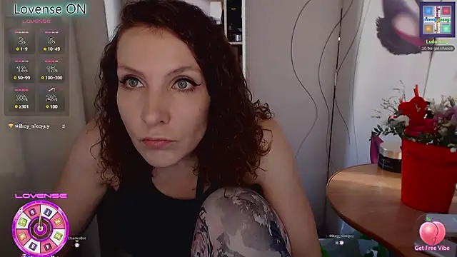 Snapshot of JohansonKatie chatting on 02.19.25 JohansonKatie online show from 02.19.25