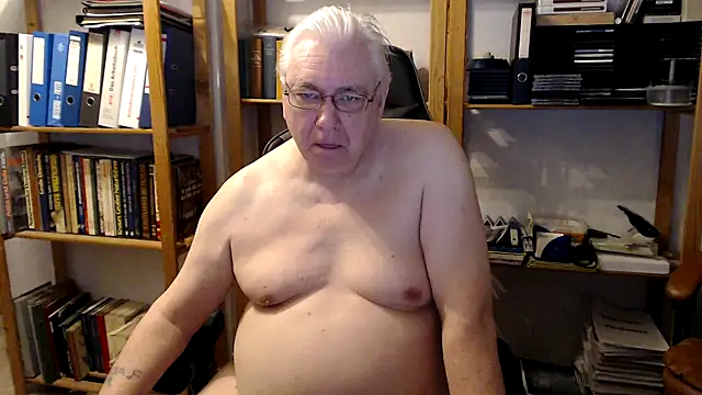 Snapshot of SchwanzhureXXL chatting on 04.07.26 SchwanzhureXXL online show from 04.07.26