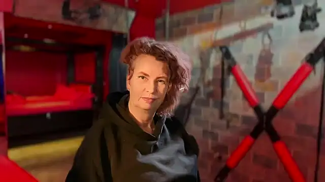 Snapshot of Kinkikiki chatting on 02.22.26 Kinkikiki online show from 02.22.26