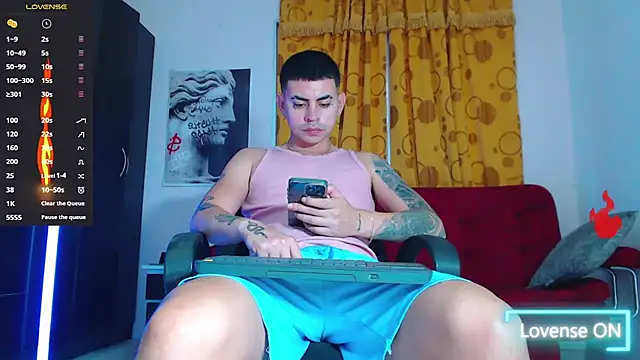 Snapshot of Lobito_xxxl chatting on 10.07.25 Lobito xxxl online show from 10.07.25