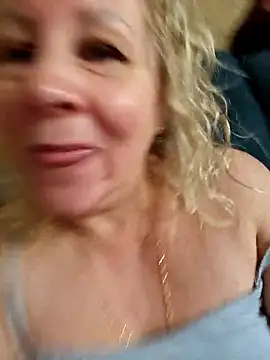 Snapshot of Janahotty chatting on 04.22.26 Janahotty online show from 04.22.26