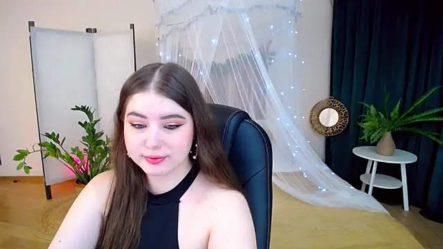 Snapshot of NicoleFoxery chatting on 01.28.25 NicoleFoxery online show from 01.28.25