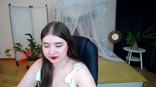 Snapshot of NicoleFoxery chatting on 02.04.25 NicoleFoxery online show from 02.04.25