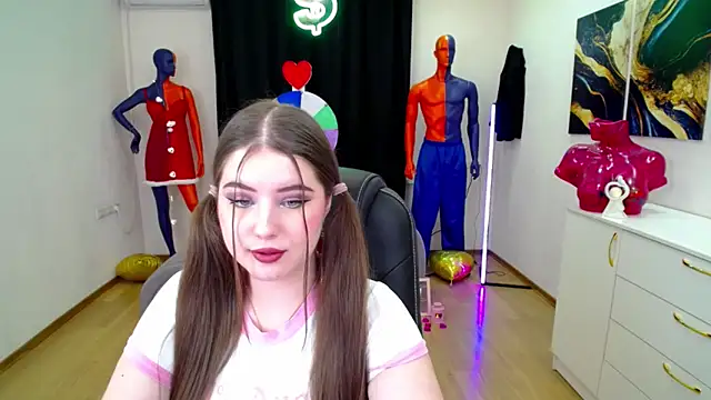 Snapshot of NicoleFoxery chatting on 02.16.25 NicoleFoxery online show from 02.16.25