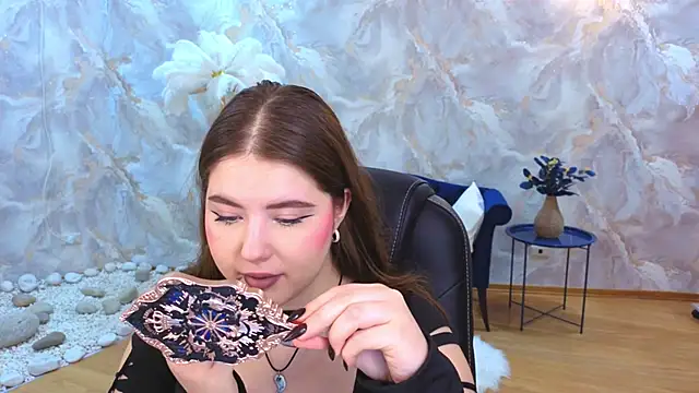 Snapshot of NicoleFoxery chatting on 11.29.25 NicoleFoxery online show from 11.29.25