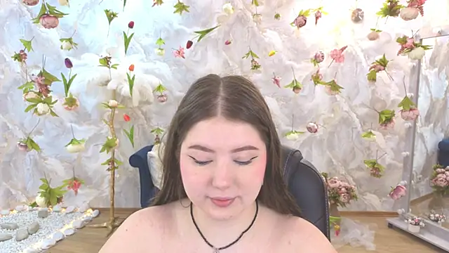 Snapshot of NicoleFoxery chatting on 06.21.26 NicoleFoxery online show from 06.21.26