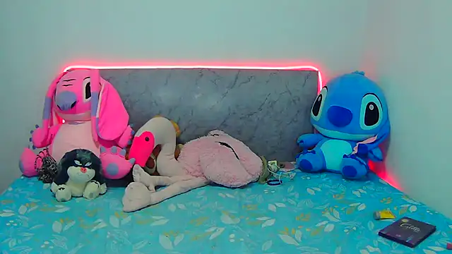 Snapshot of latin_bestshow chatting on 10.21.25 latin bestshow online show from 10.21.25