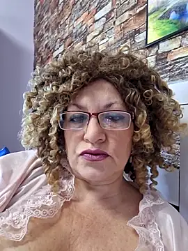 Snapshot of Hot_Azaleea chatting on 11.15.25 Hot Azaleea online show from 11.15.25