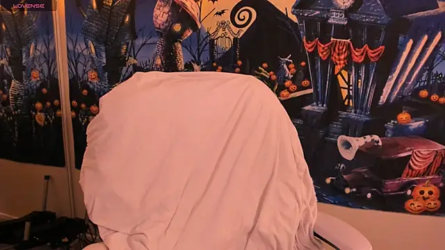 Evie-Luna online show from 10.26.25