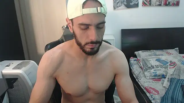 Snapshot of samuelgarcia_ chatting on 03.13.25 samuelgarcia online show from 03.13.25